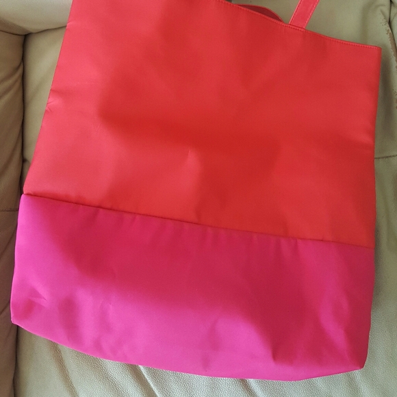 Lancome Paris Tote and Cosmetics Case - Picture 9 of 10